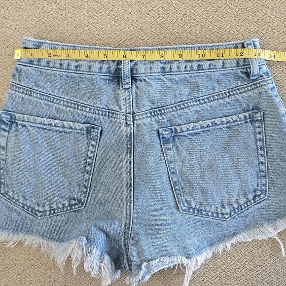 Pacsun High Rise Festival Medium Wash Distressed Jean Shorts - Size 26 - Picture 5 of 12